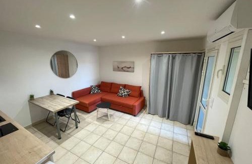 Les Sablettes Apartment | Studio avec Piscine Parking à 250 m de la plage