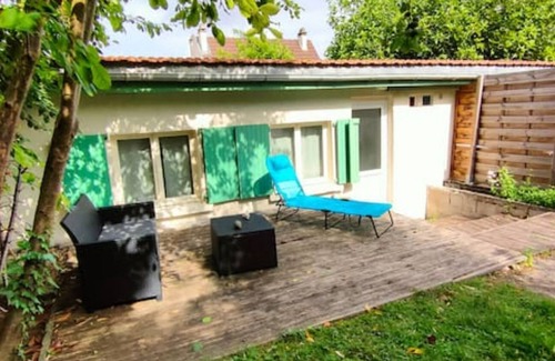Cachan Apartment | Studio Avec Terrasse et Jardin Privatif de 52m²