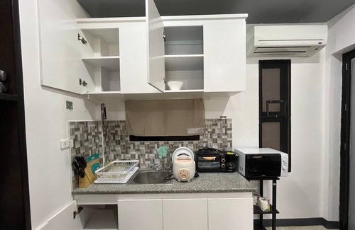 Dauis Apartment | Studio B, Loft (M&K’s Guest House)