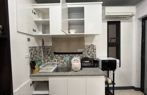 Dauis Apartment | Studio B, Loft (M&K’s Guest House)