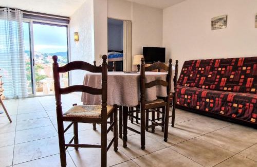 Banyuls-sur-Mer Apartment | Studio cabine à Banyuls-sur-Mer, terrasse, parking privé, proche centre-ville et plage - FR-1-309-277