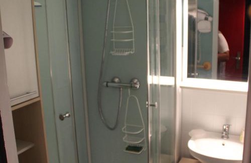 Valloire Apartment | Studio cabine 4 personnes, Valloire - Balcon, parking, à 200m des remontées et commerces - FR-1-263-3