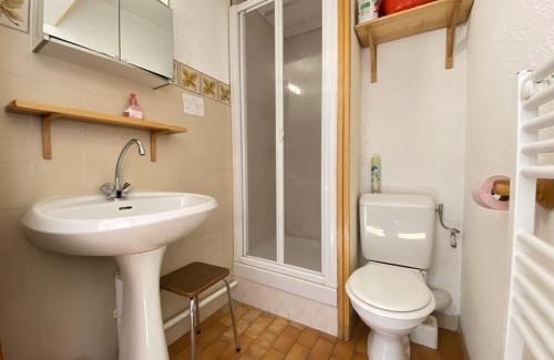 Praz-sur-Arly Apartment | Studio Cabine près des pistes avec parking privé à Praz-Sur-Arly - FR-1-603-92