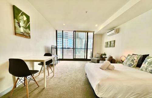 Carlton South Apartment | Studio, Carlton, Queen Victoria Market, Uni Melb
