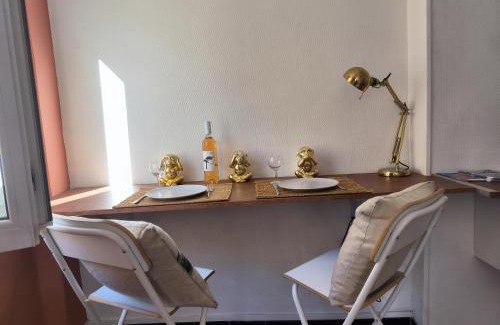 Old Town Apartment | Studio Central Toulon