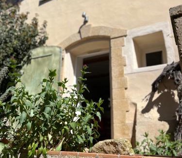 La Bastidonne Apartment | Studio Chambre voutée en Provence