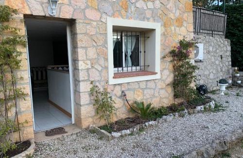 Le Cannet Apartment | STUDIO classé 3 étoiles 10 mn Cannes