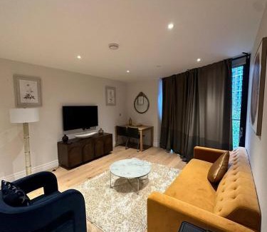Nine Elms Apartment | Studio come 1 Bed flat in Vauxhall next to Battersea
