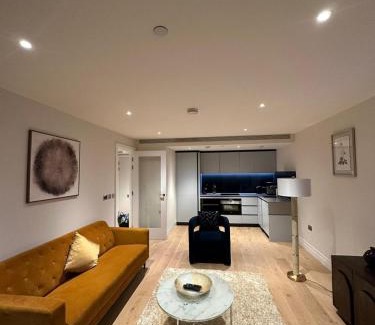 Nine Elms Apartment | Studio come 1 Bed flat in Vauxhall next to Battersea