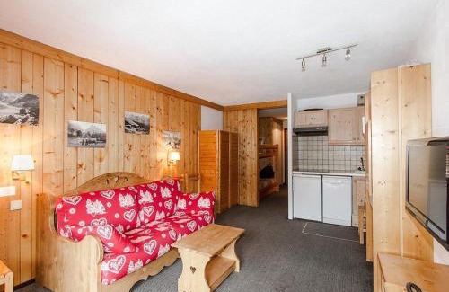 Val-d'Isere Apartment | Studio Confortable avec Balcon, Centre de Val d'Isère, Proche Pistes - FR-1-518-126
