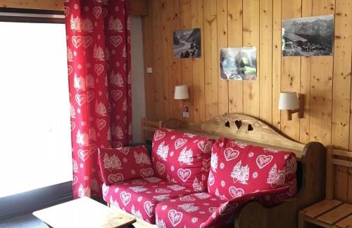 Val-d'Isere Apartment | Studio Confortable avec Balcon, Centre de Val d'Isère, Proche Pistes - FR-1-518-126