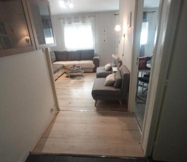 Saint-Etienne Apartment | Studio cosy à 10 minutes du centre-ville.