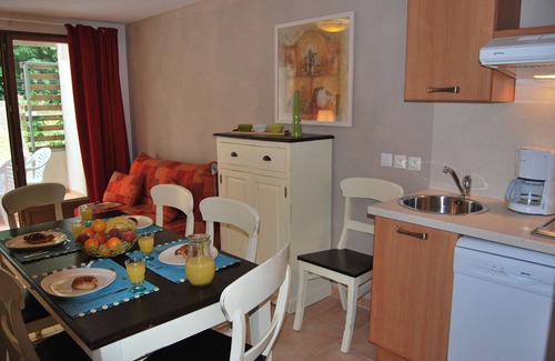 Barjac Apartment | Studio cosy, accès Piscine + Parking Gratuit