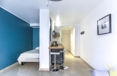 Prado - Republique Apartment | Studio Cosy Merle