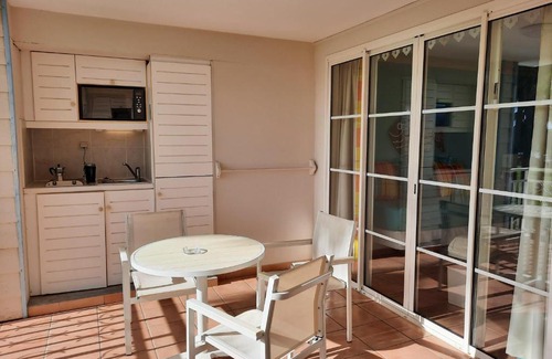 Gros Raisins Apartment | Studio de rêve dans un village de vacances - Salle de bain rénovée 2024 - Clim rénovée 2025