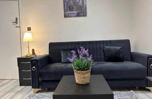 Ealing Apartment | Studio Flat in London