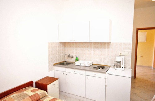 Rovanjska Apartment | Studio flat with terrace Rovanjska, Paklenica (AS-6209-a)