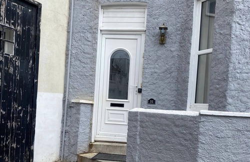 Bournemouth City Centre Apartment | Studio Flat Yards From Bournemouth Beach