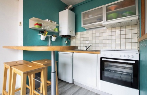 Saint-Vincent-de-Tyrosse Apartment | Studio Apartment 'Résidence Des Jardins' with Balcony