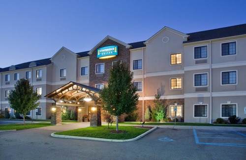 Kalamazoo Apartment | Studio | Free Breakfast. Indoor Pool