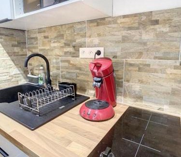 Saint-Acheul Apartment | STUDIO HYPER CENTRE SAFARI TOUT ÉQUIPÉ WIFI NETFLIX 2PERS