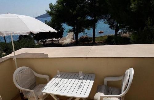 Molat Apartment | Studio in Brgulje with Beachfront Access