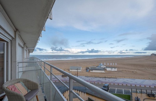 Duinbergen House | Studio in Duinbergen with Sea Views