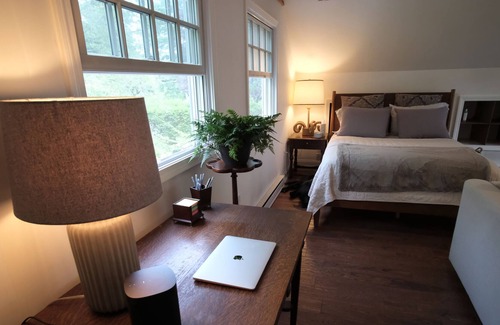Kingston Apartment | Studio in Historic Kingston Village