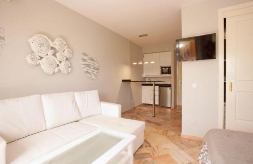 Nikki Beach Apartment | Studio in Marbella beachfront with pool