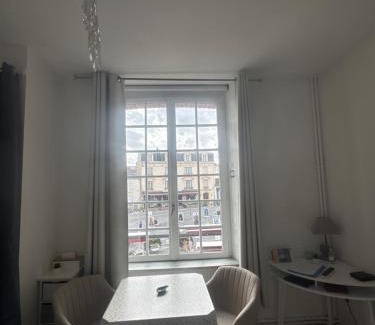Fontainebleau Apartment | Studio Le Mansart au pied du Château Insead