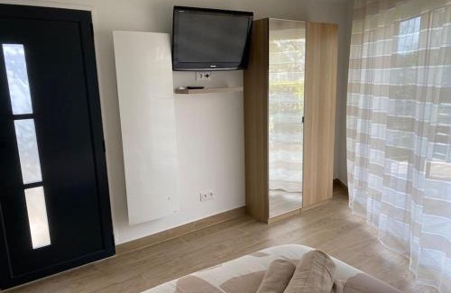 Noisy-le-Grand Apartment | Studio Les Oliviers