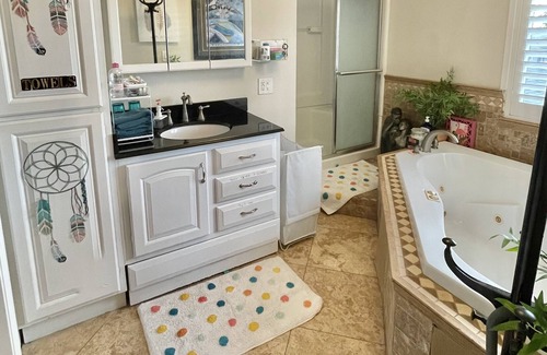 Fountain Valley House | 🏡Studio Loft ★ Prvt entrance ★ Balcony ★Peaceful★Heart of OC (31 nights minimum)