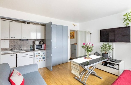 Saint-Lambert Apartment | Studio Lumineux Avec Piscine