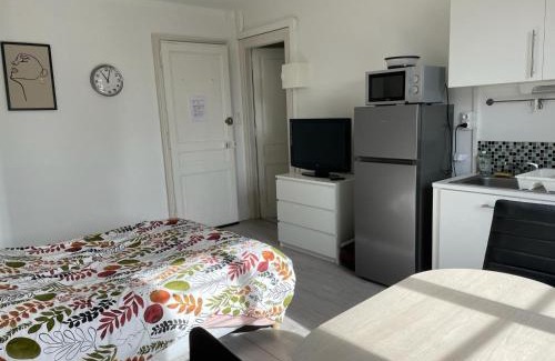 Vittel Apartment | Studio meublé et lumineux 20m2