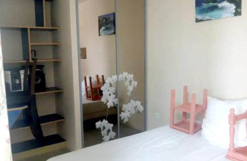 Hirel Apartment | Studio moderne à Hirel avec jardin clos et terrasse - 40m²