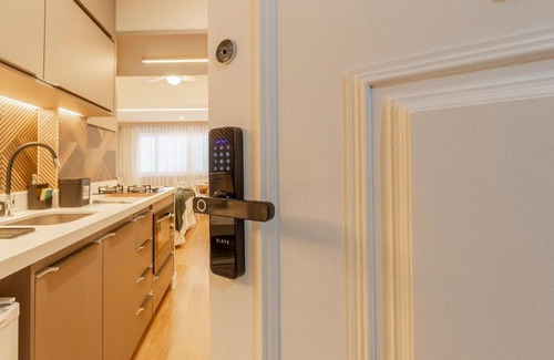 Leme Apartment | Studio Moderno e Aconchegante para Casal no Leme
