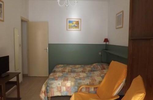 Amelie-les-Bains-Palalda Apartment | Studio n°4 agréable avec terrasse, bien situé