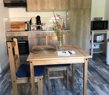 Octon Apartment | Studio neuf avec vue sur jardin
