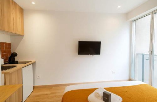 Combat Apartment | Studio neuf metro Buttes chaumont - Paris 19 - 2P