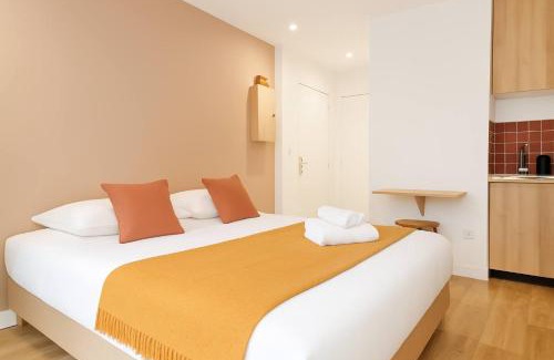 Combat Apartment | Studio neuf metro Buttes chaumont - Paris 19 - 2P