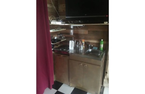 Crasville-la-Mallet Apartment | Studio Norman fireplace