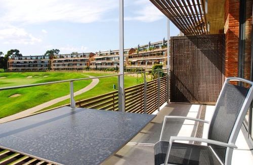 Torroella de Montgri House | Studio on Golf Course near Sandy Beaches