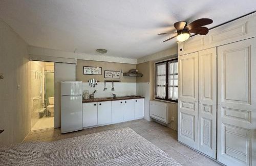 Saintes-Maries-de-la-Mer Apartment | Studio pour 2 à Saintes-Maries-de-la-Mer, proche plage et village, jardin calme - FR-1-475-161