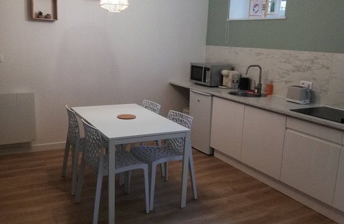 Le Creusot Apartment | Studio Paillotet-Studio-Comfort-Ensuite