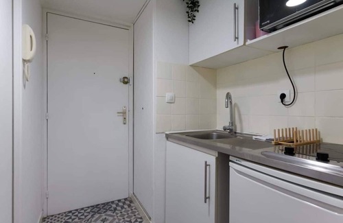Beaux Arts-Boutonnet Apartment | ★ Studio Private terrace - Swimming pool - FREE WIFI & Parking ★