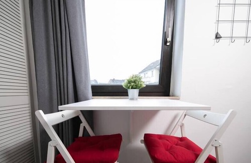 Pempelfort Apartment | Studio Rosso Zentral Altstadt Balkonmesse