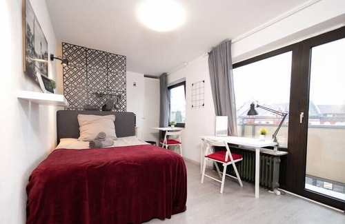 Pempelfort Apartment | Studio Rosso Zentral Altstadt Balkonmesse