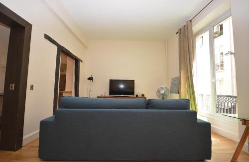 Saint-Thomas-d'Aquin Apartment | Studio Saint Germain