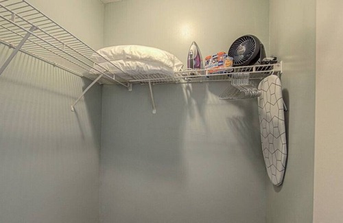 Country Club Plaza Area Apartment | Studio Simplicity at the Seville