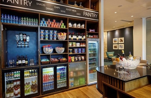 Prince's Apartment | Studio Suite in London | Business Centre On-Site + Free Wi-Fi